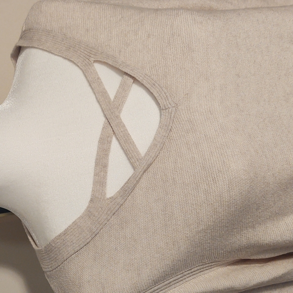 CLEARANCE SALE! Women's Relativity Sweater - Sz. L - Picture 2 of 4